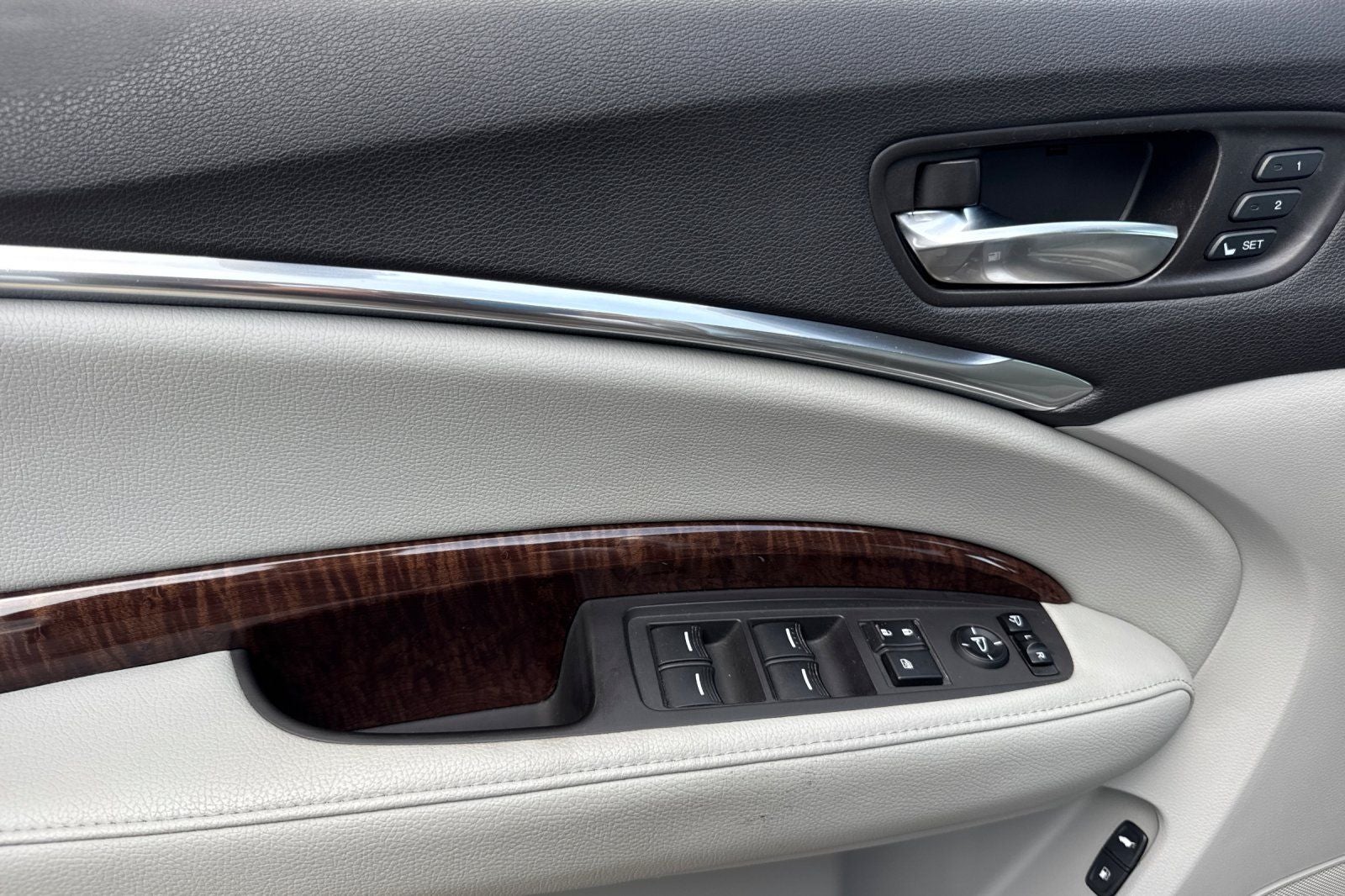 2017 Acura MDX 3.5L w/Technology Package