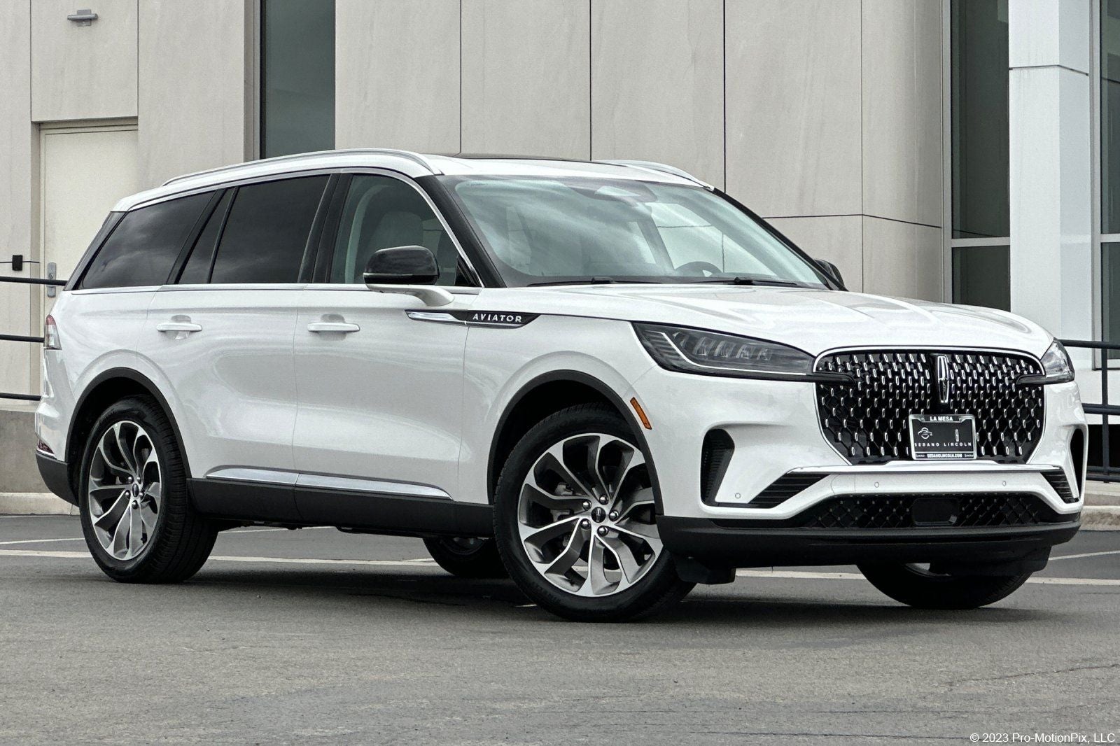 2026 Lincoln Aviator Premiere RWD's photo