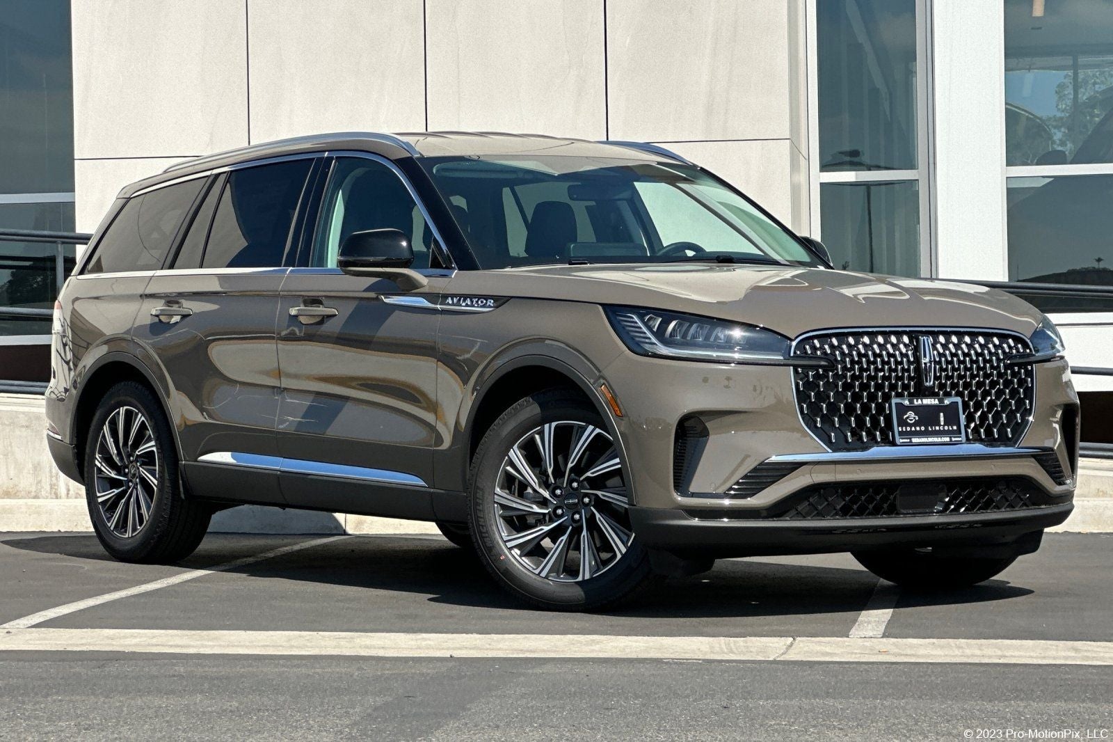 2026 Lincoln Aviator Premiere RWD's photo