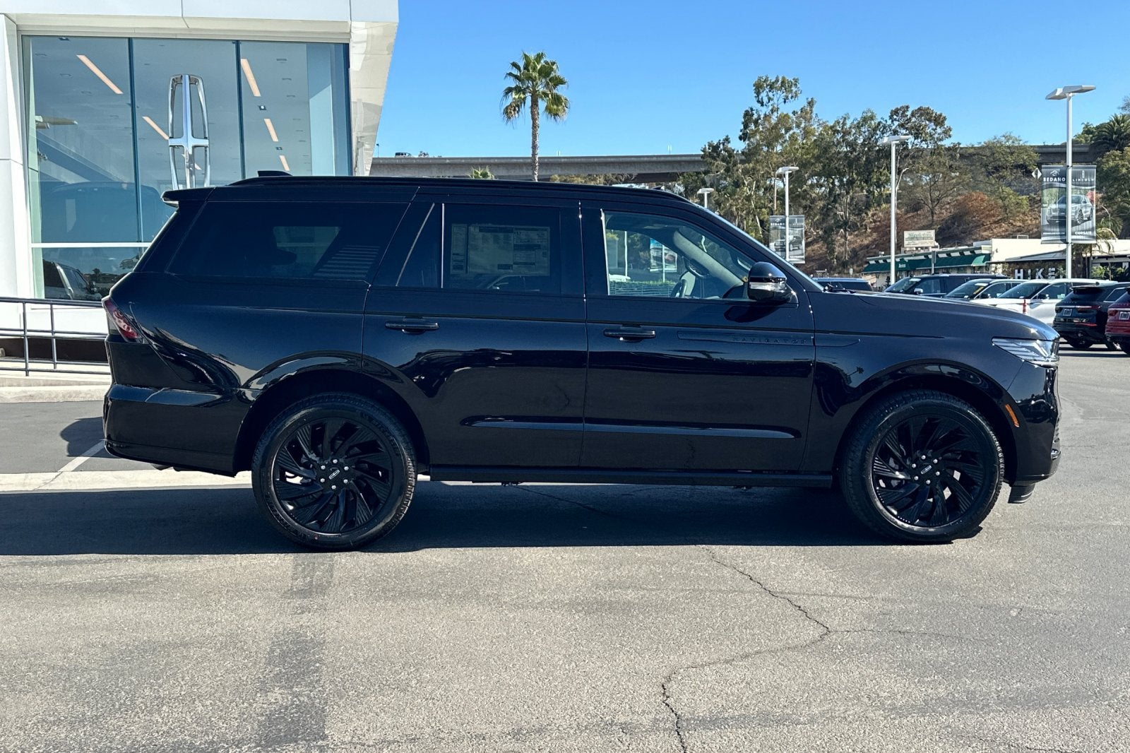 2027 Lincoln Navigator Reserve