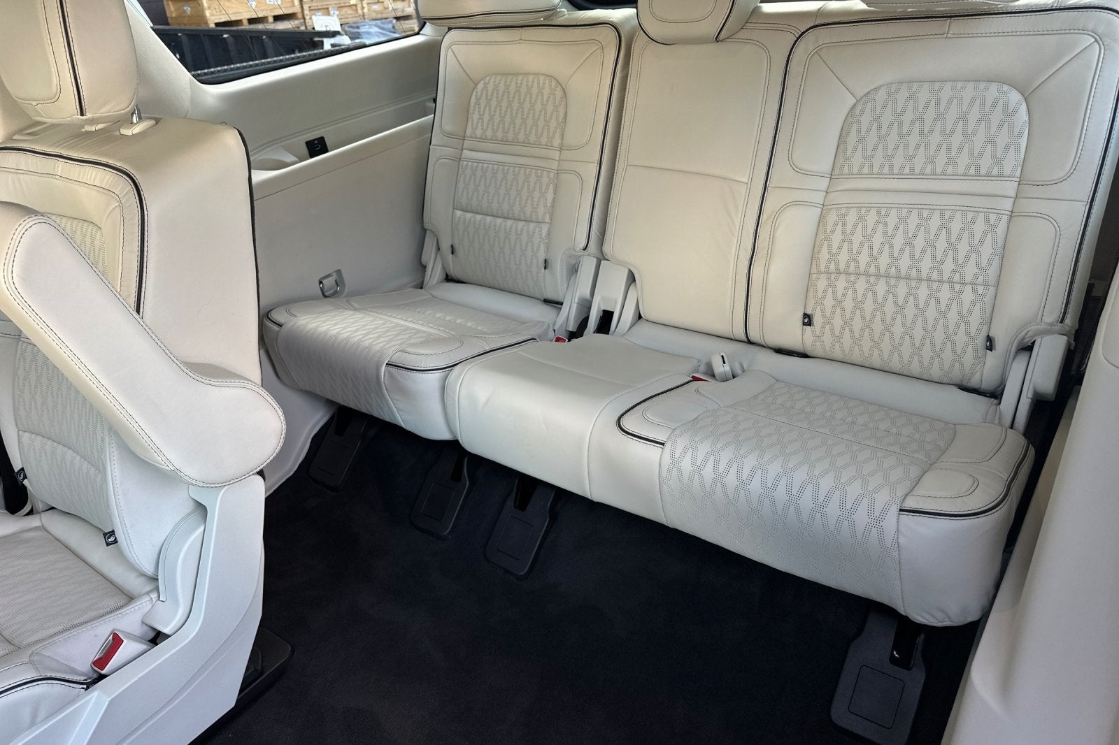 2022 Lincoln Navigator Black Label