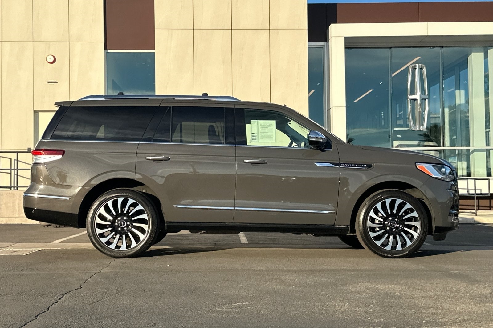 2022 Lincoln Navigator Black Label