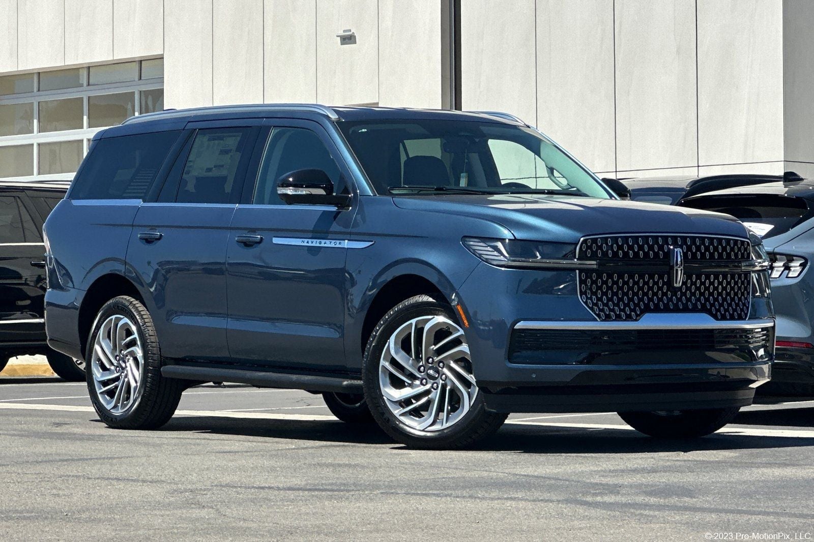 2027 Lincoln Navigator Premiere