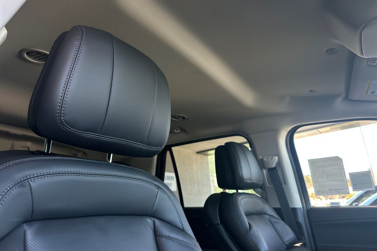 2027 Lincoln Navigator Premiere
