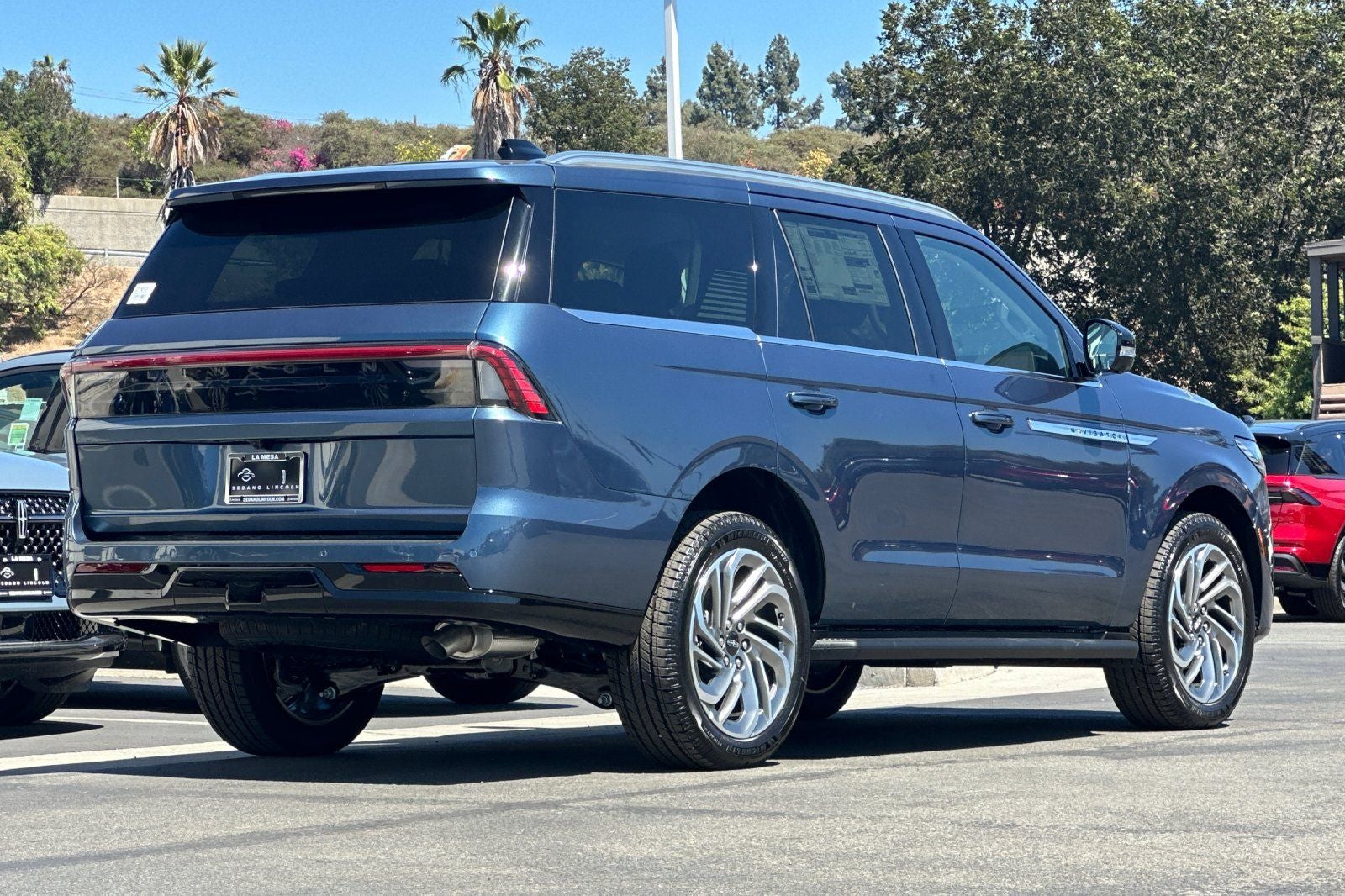 2027 Lincoln Navigator Premiere