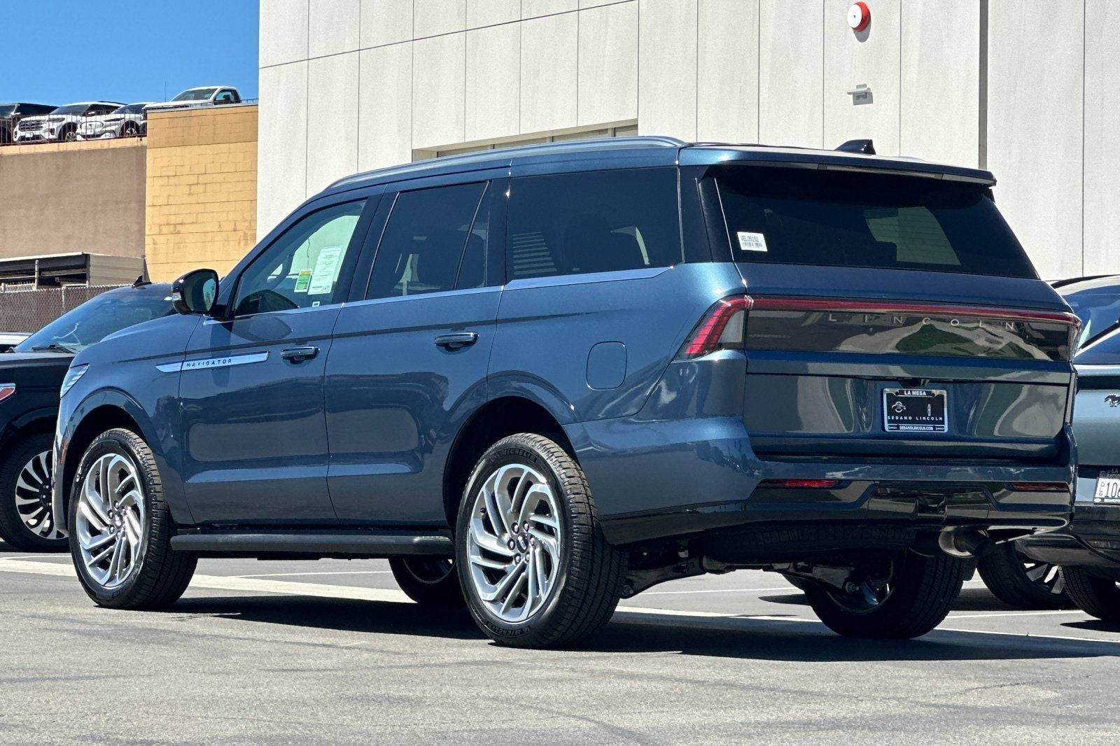 2027 Lincoln Navigator Premiere