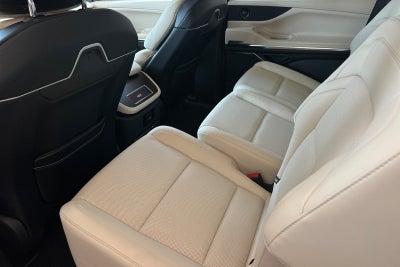 2027 Lincoln Navigator Premiere
