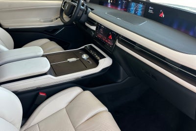 2027 Lincoln Navigator Premiere