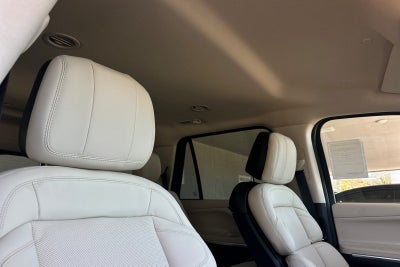 2027 Lincoln Navigator Premiere