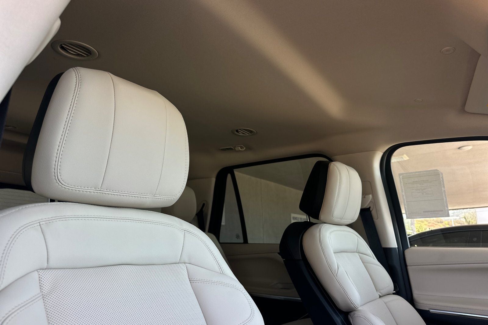 2027 Lincoln Navigator Premiere