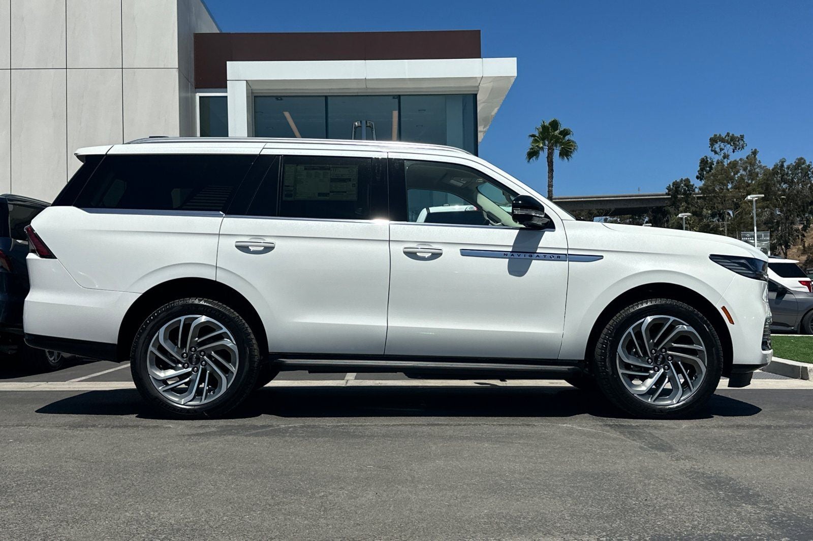 2027 Lincoln Navigator Premiere