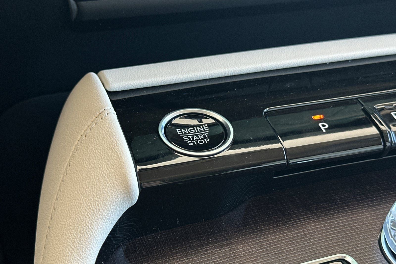 2027 Lincoln Navigator Premiere
