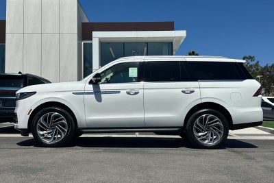 2027 Lincoln Navigator Premiere