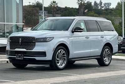 2026 Lincoln Navigator Premiere