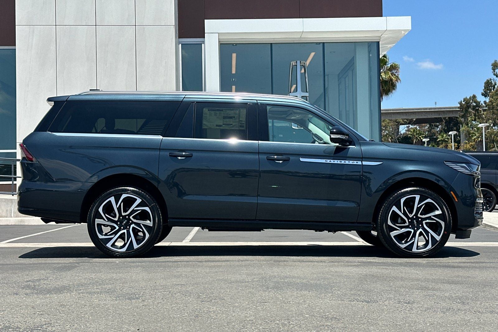 2026 Lincoln Navigator L Reserve