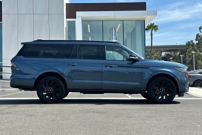 2027 Lincoln Navigator L Reserve