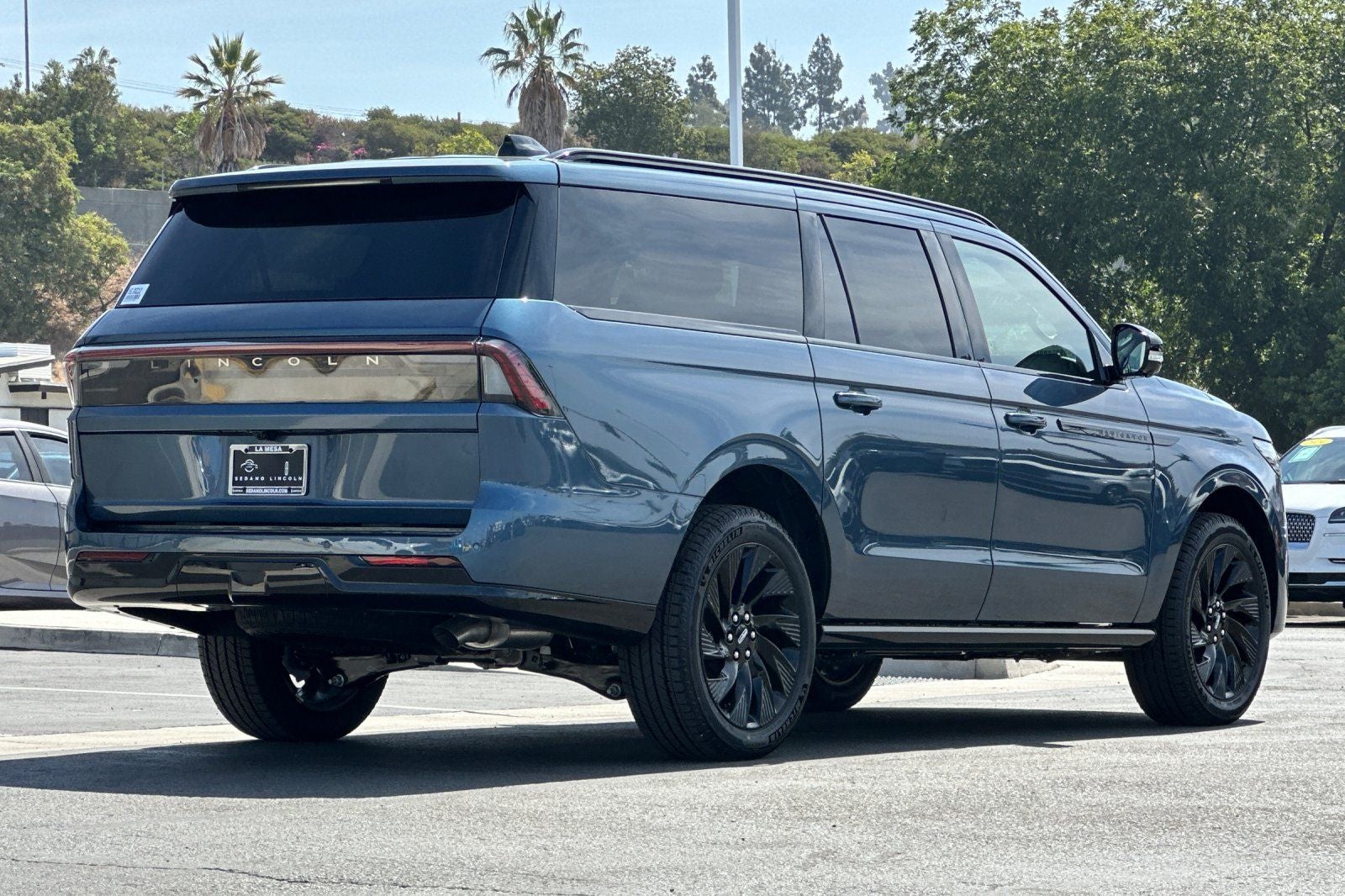 2027 Lincoln Navigator L Reserve