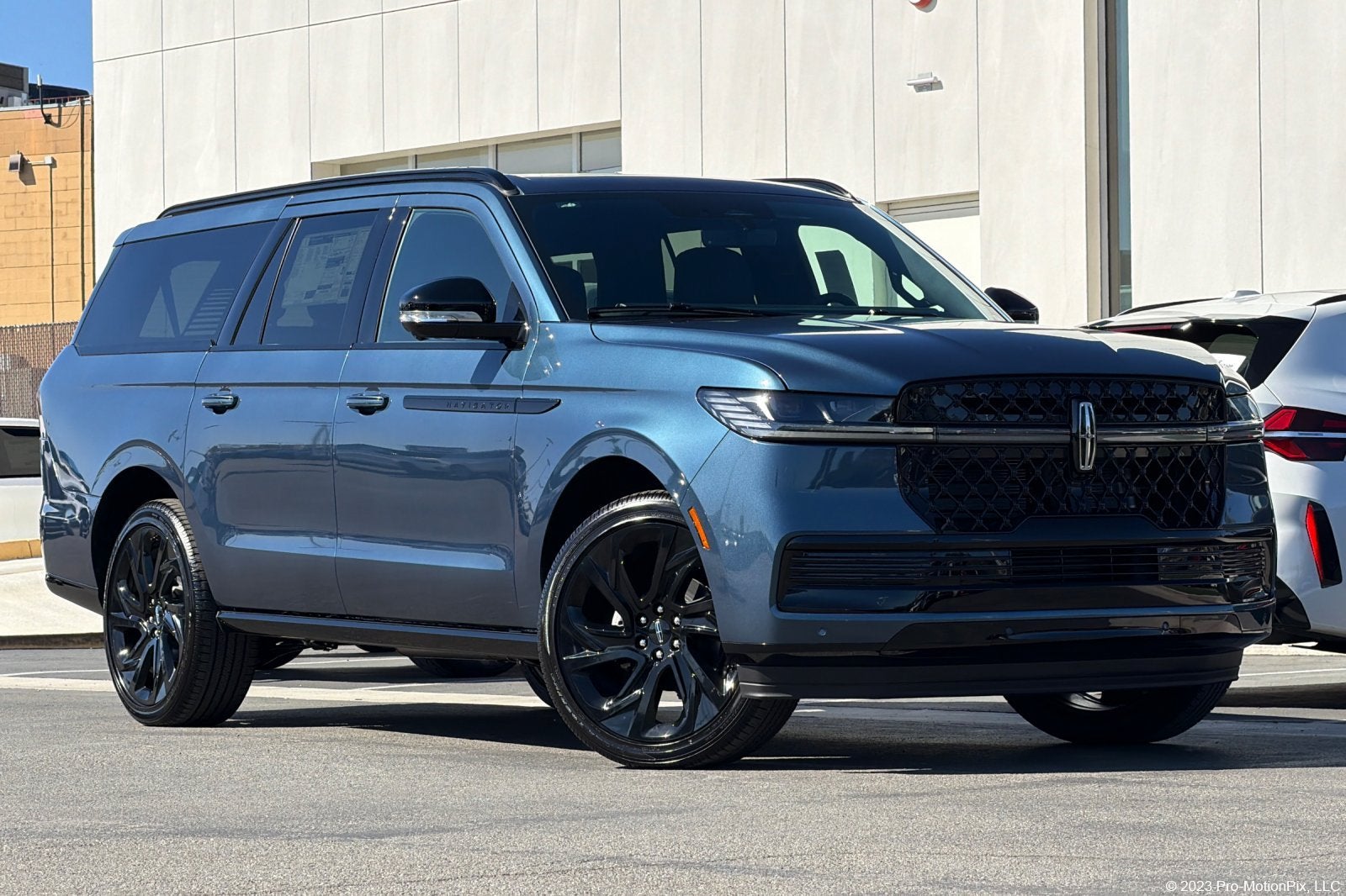 2027 Lincoln Navigator L Reserve