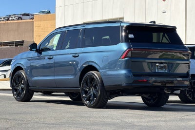 2027 Lincoln Navigator L Reserve