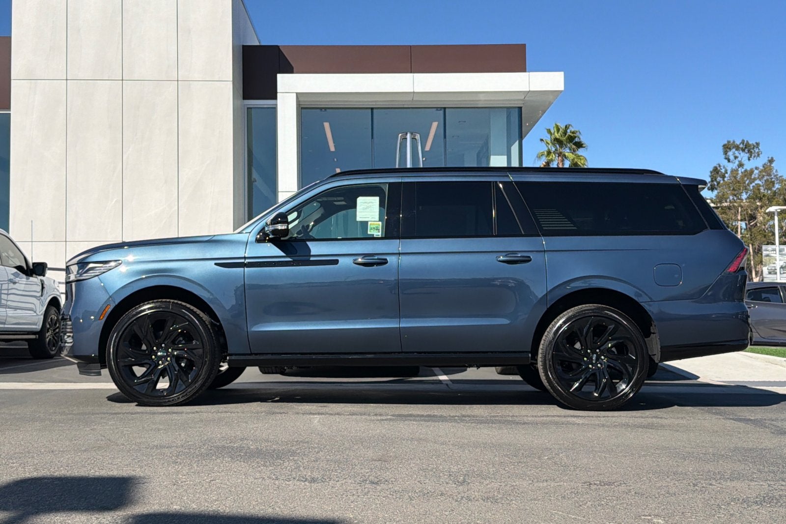 2027 Lincoln Navigator L Reserve