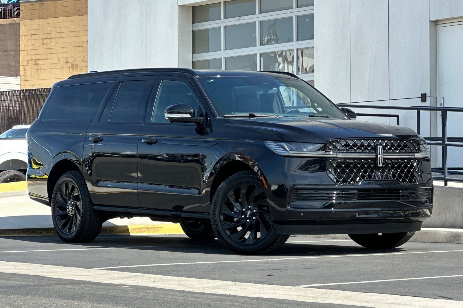 2027 Lincoln Navigator L