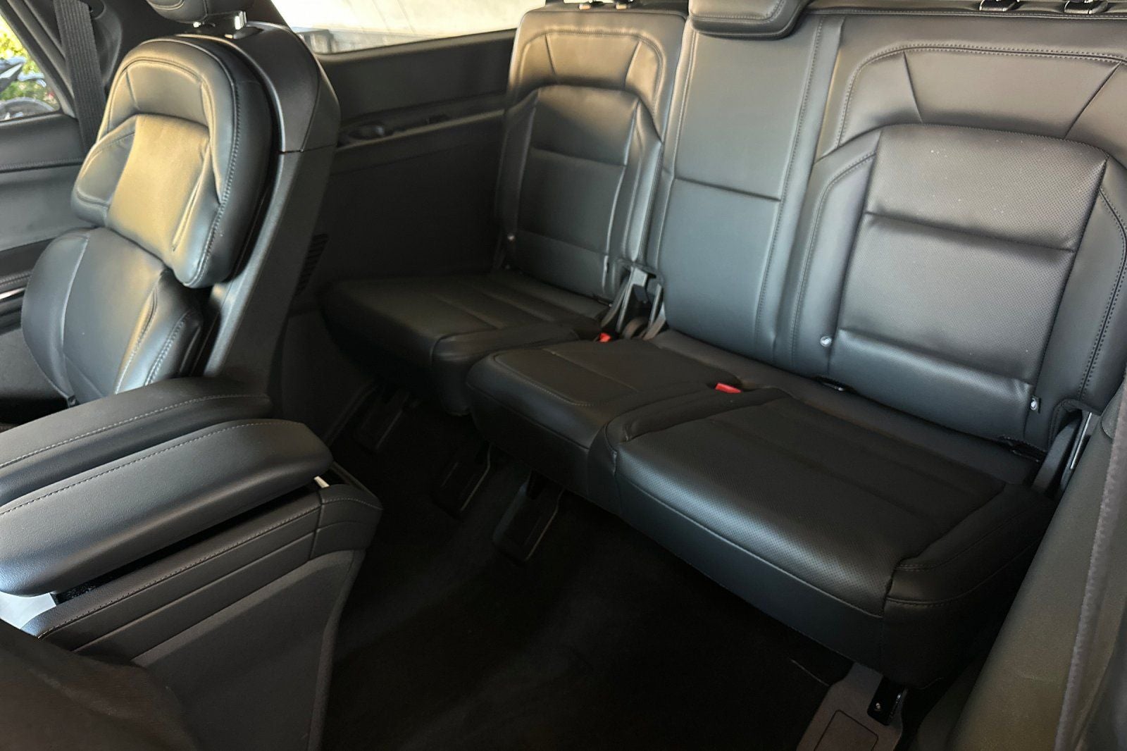2027 Lincoln Navigator L Reserve