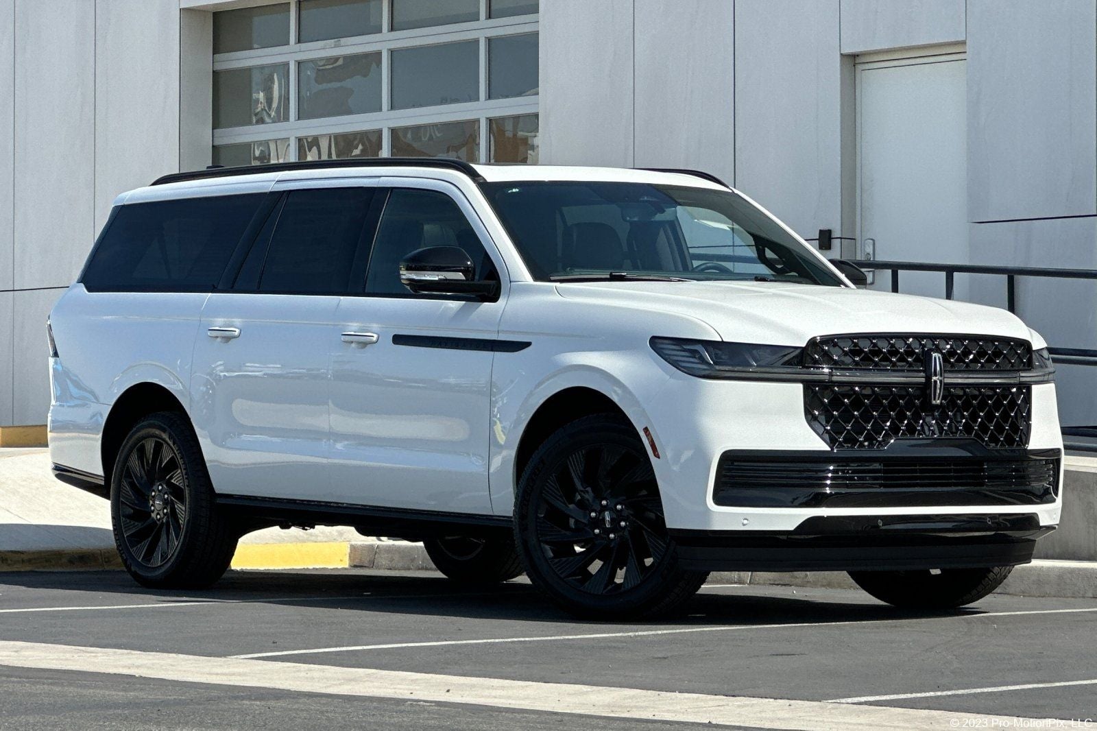 2027 Lincoln Navigator L Reserve