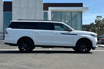 2027 Lincoln Navigator L Reserve
