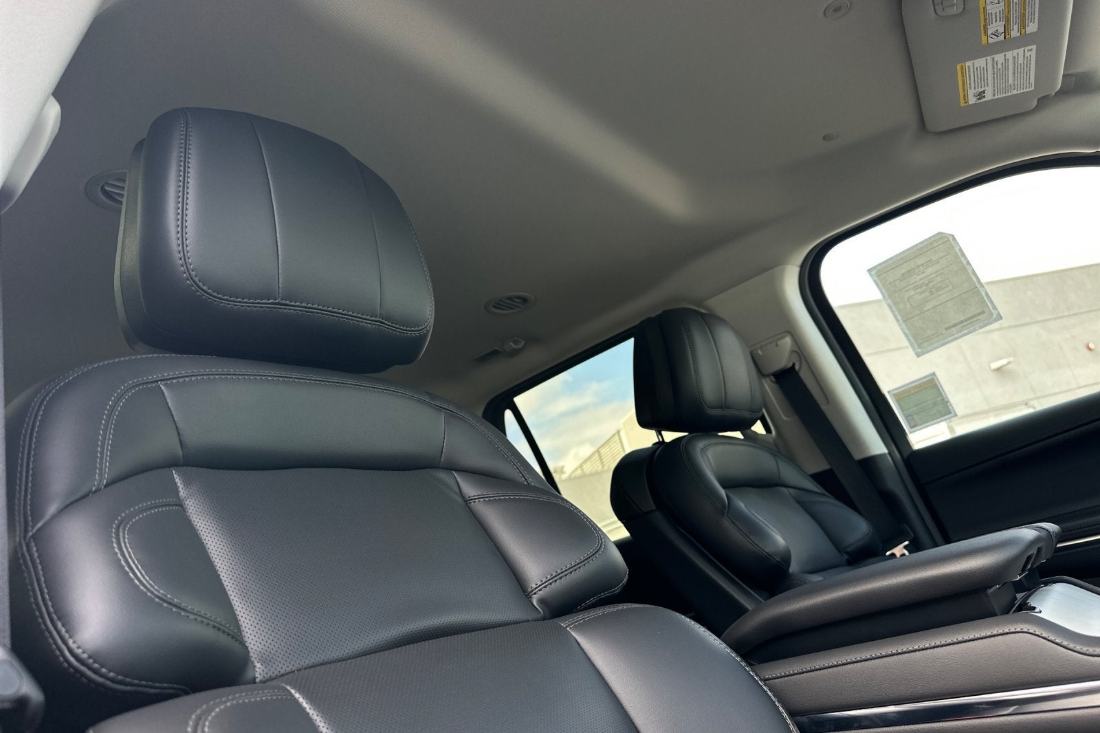 2027 Lincoln Navigator L Premiere
