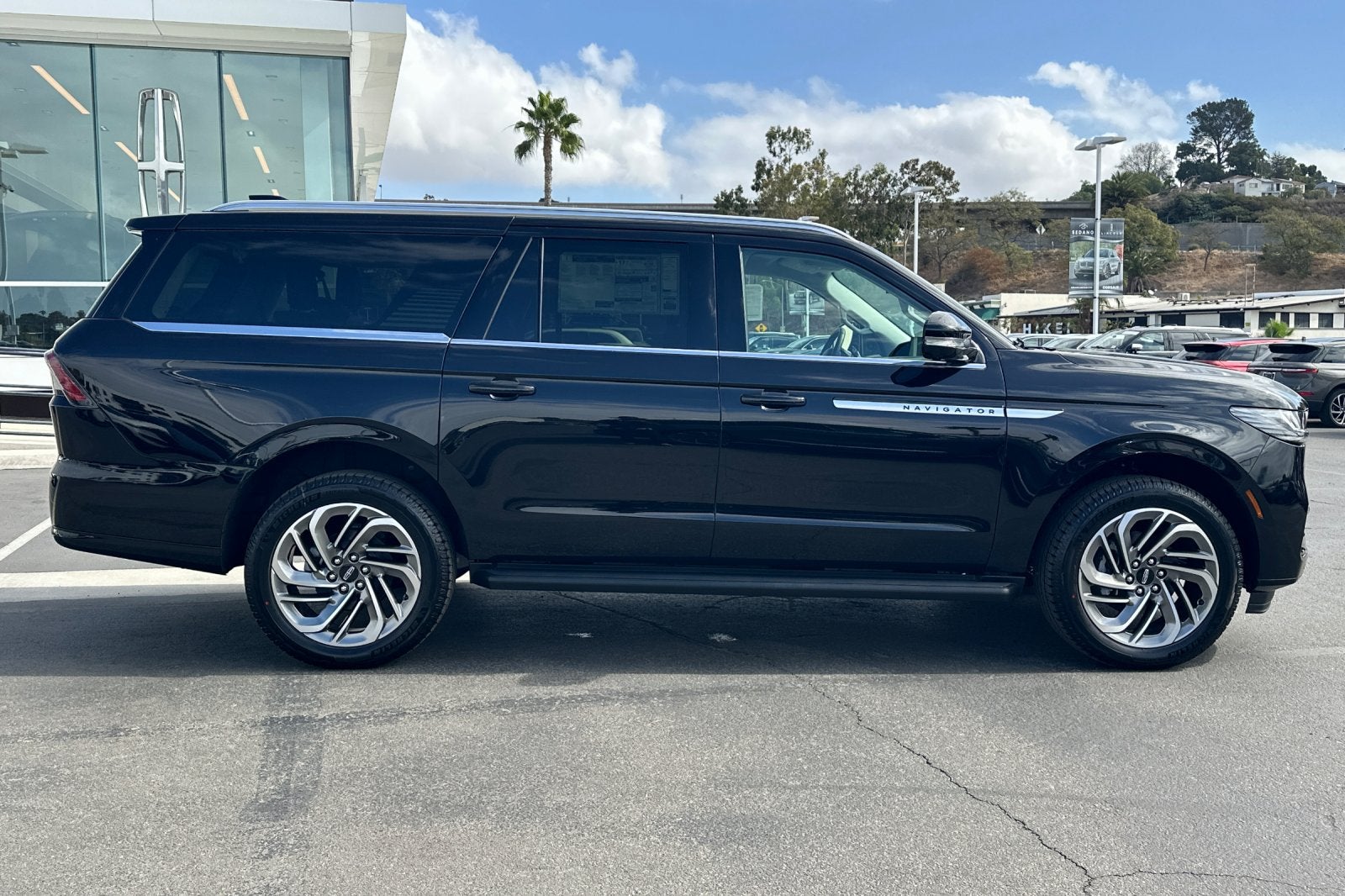 2027 Lincoln Navigator L Premiere