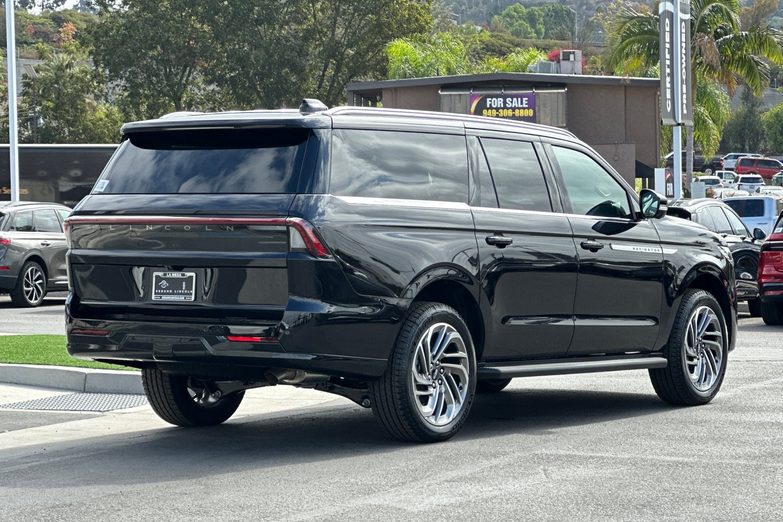 2027 Lincoln Navigator L Premiere