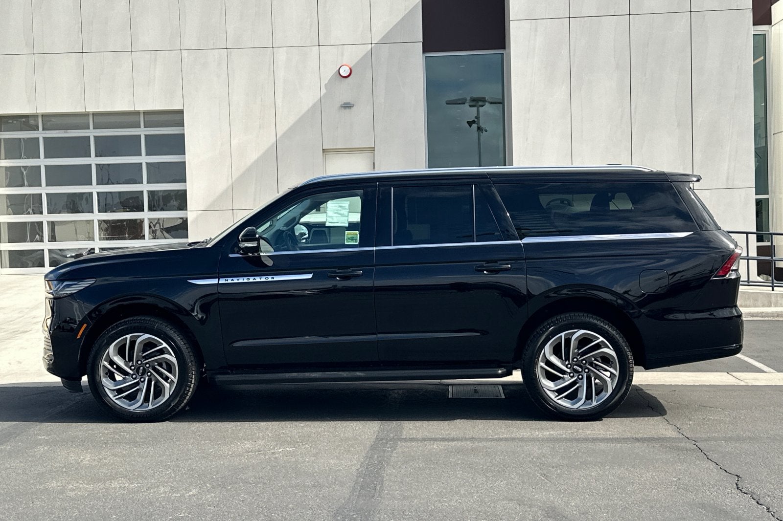 2027 Lincoln Navigator L Premiere
