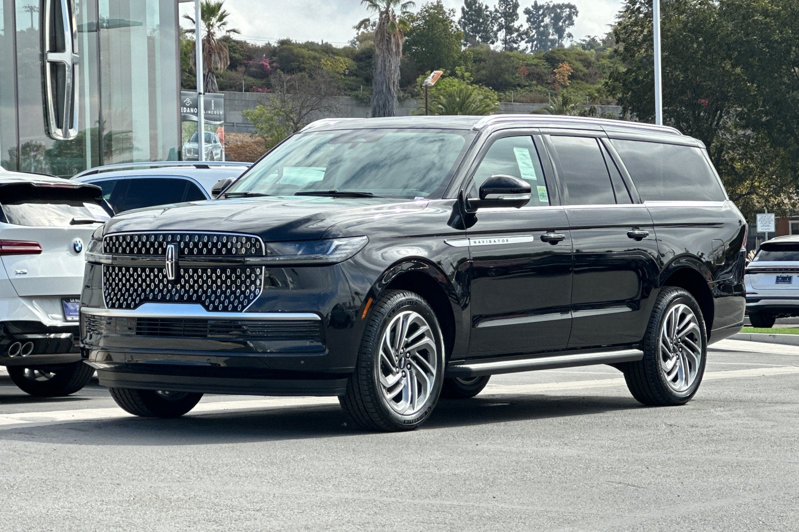 2027 Lincoln Navigator L Premiere