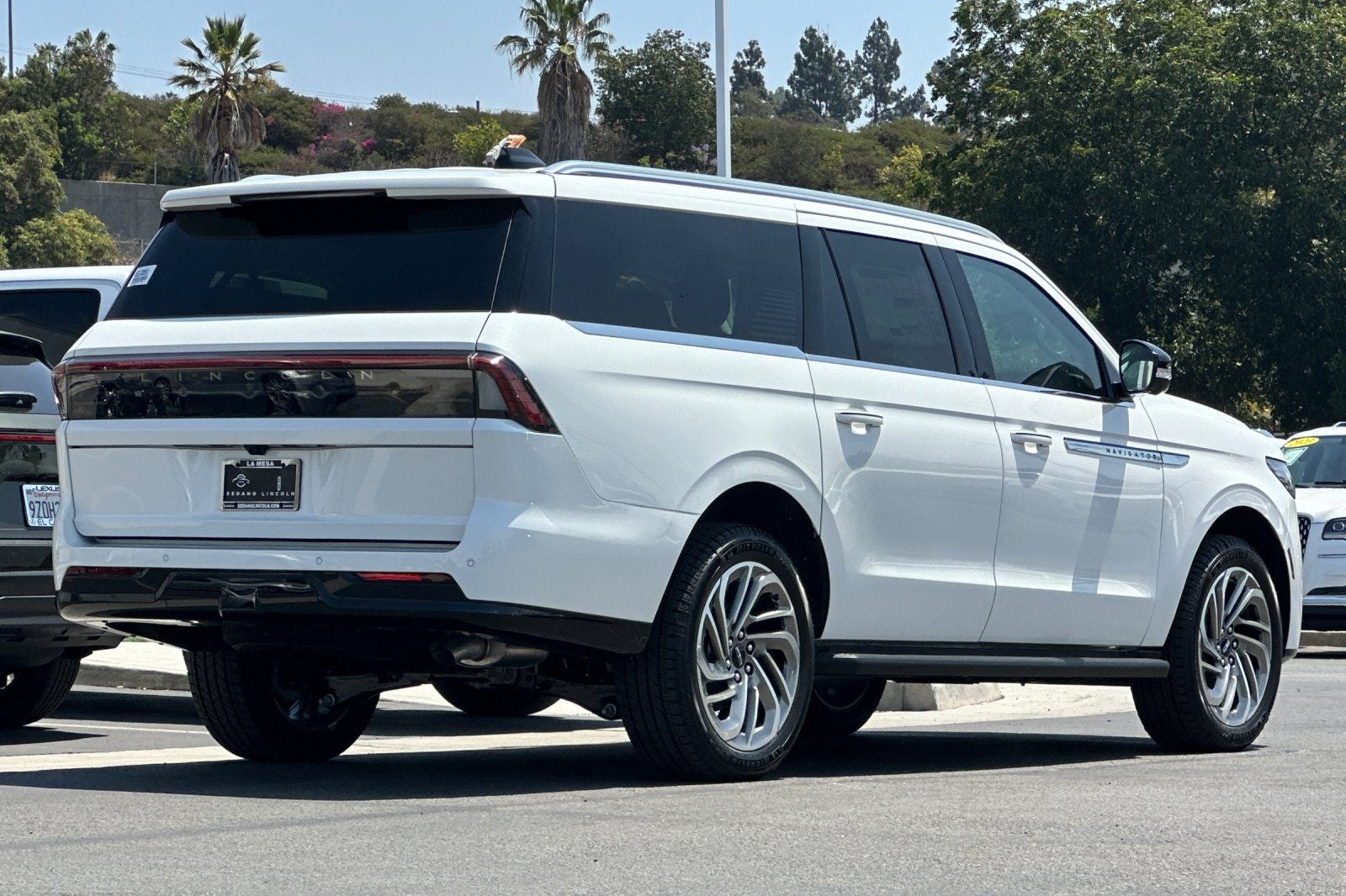 2027 Lincoln Navigator L Premiere