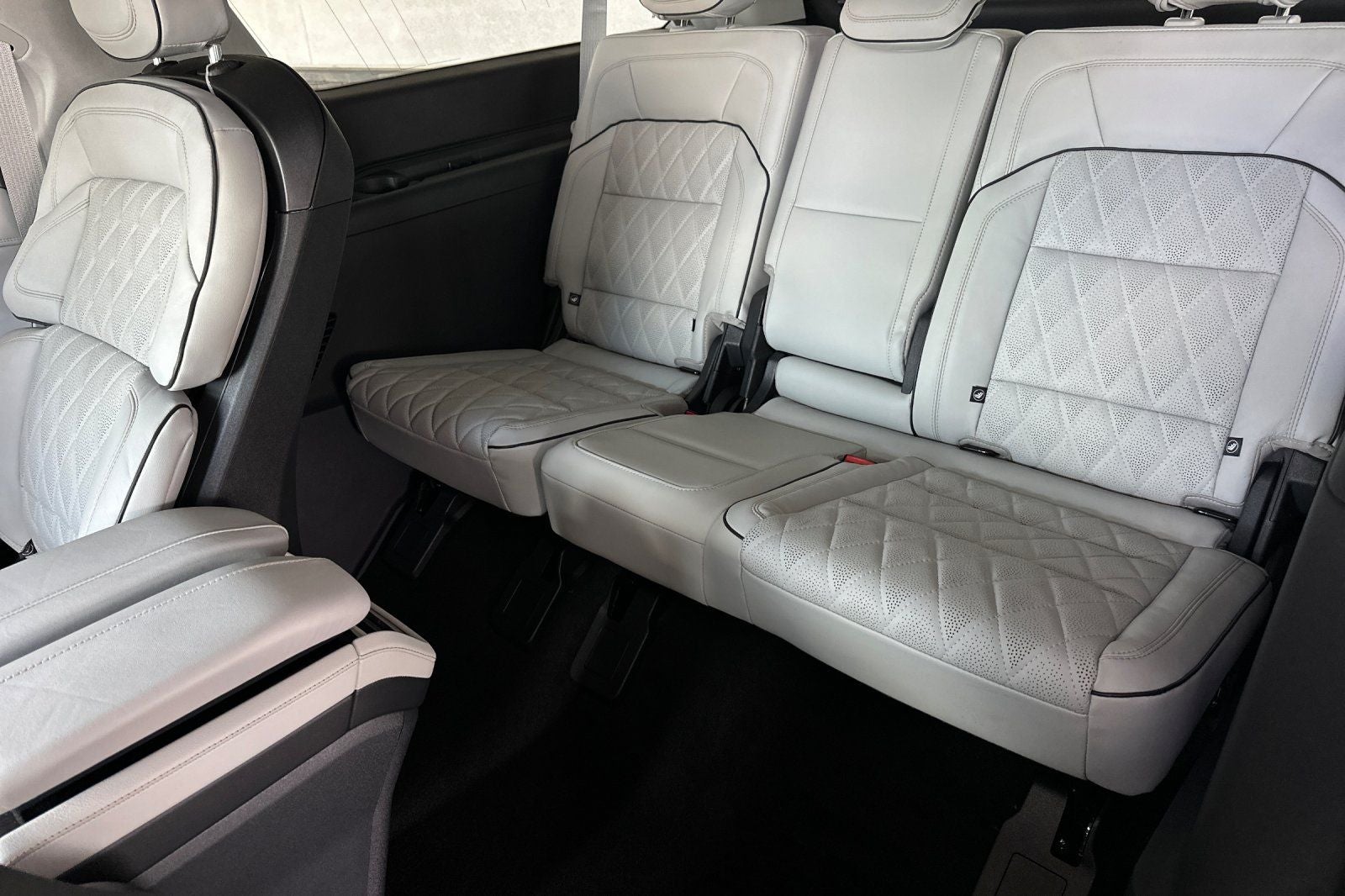 2026 Lincoln Navigator L Black Label