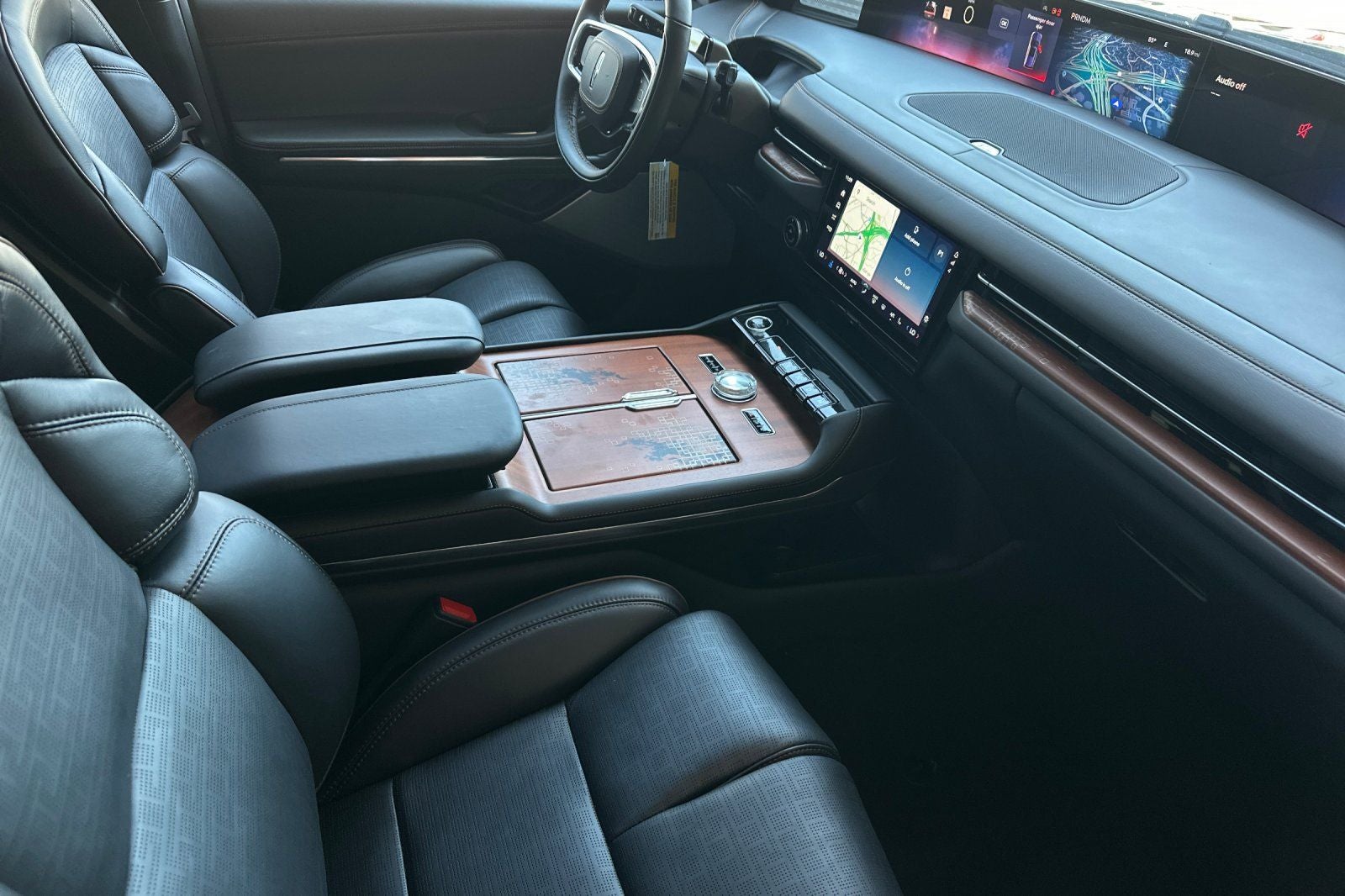 2027 Lincoln Navigator L Black Label