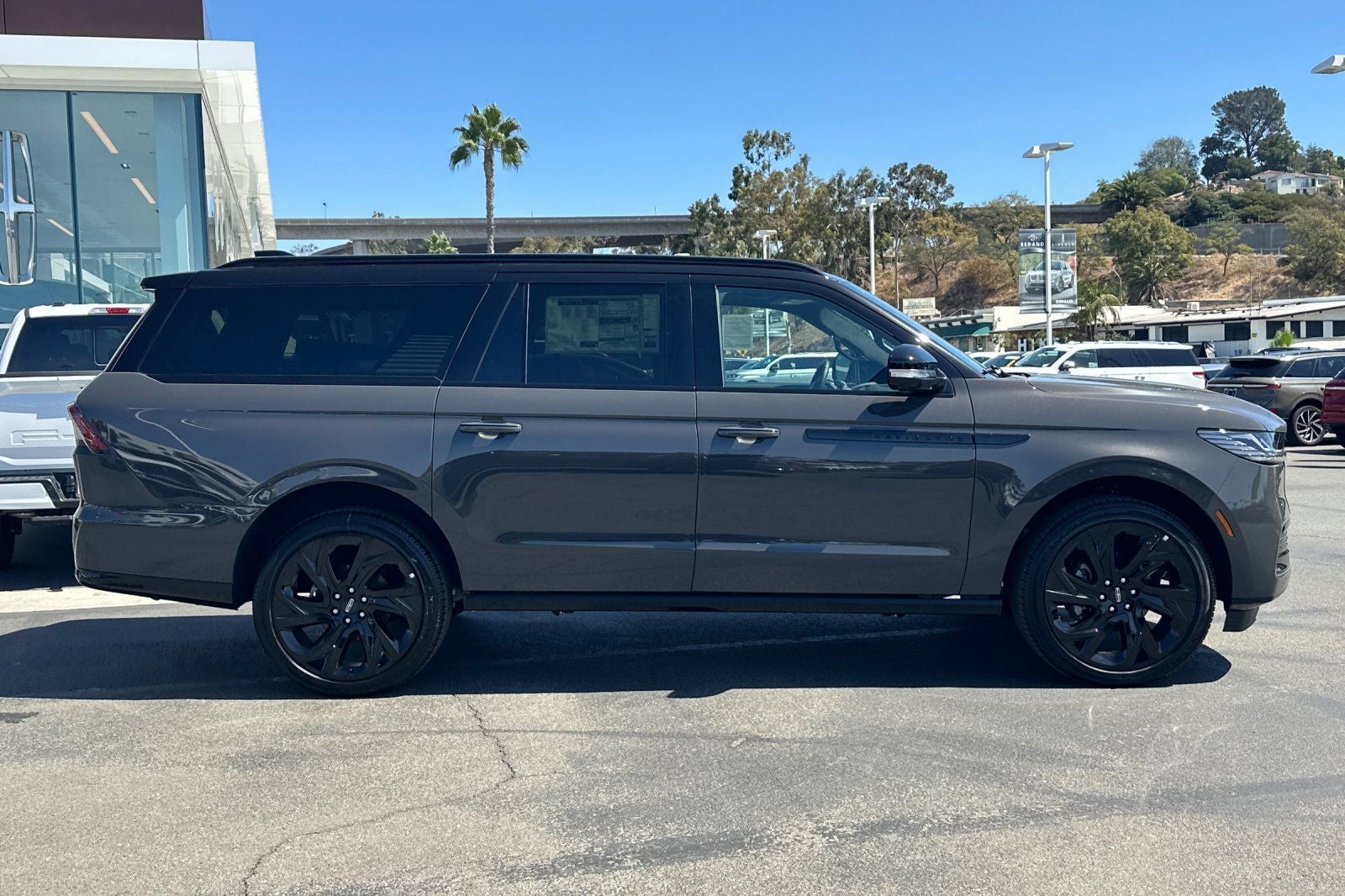 2027 Lincoln Navigator L Black Label
