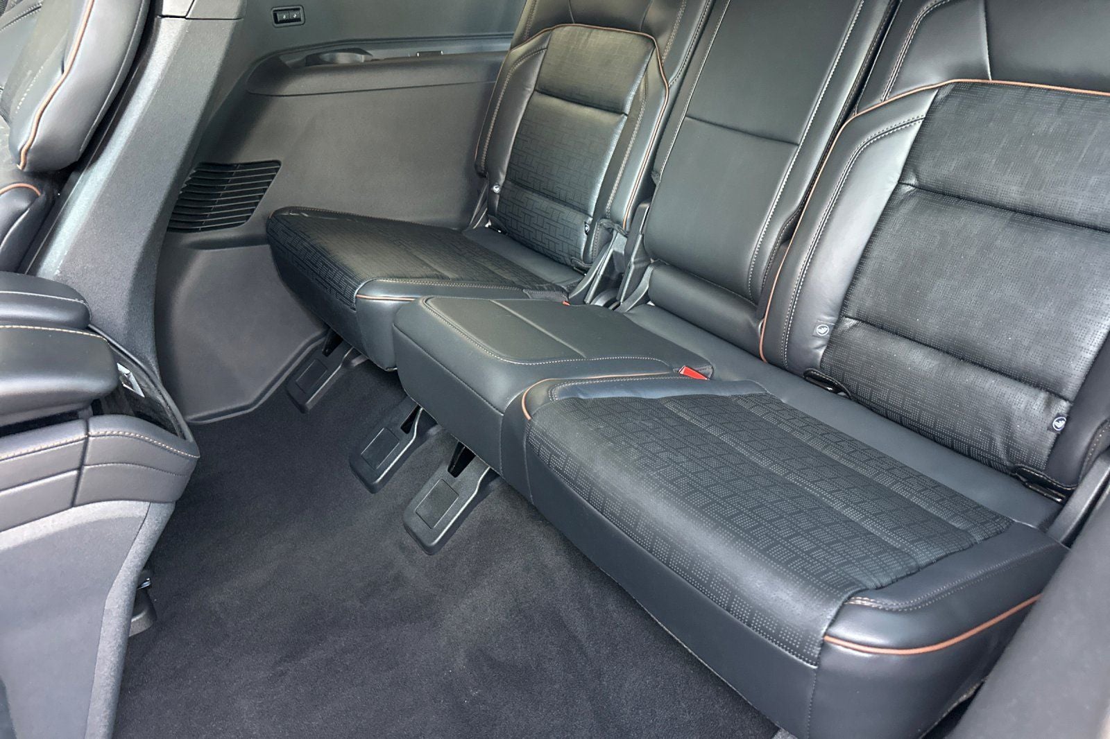 2027 Lincoln Navigator L Black Label
