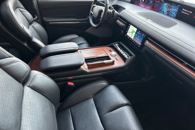 2027 Lincoln Navigator L Black Label