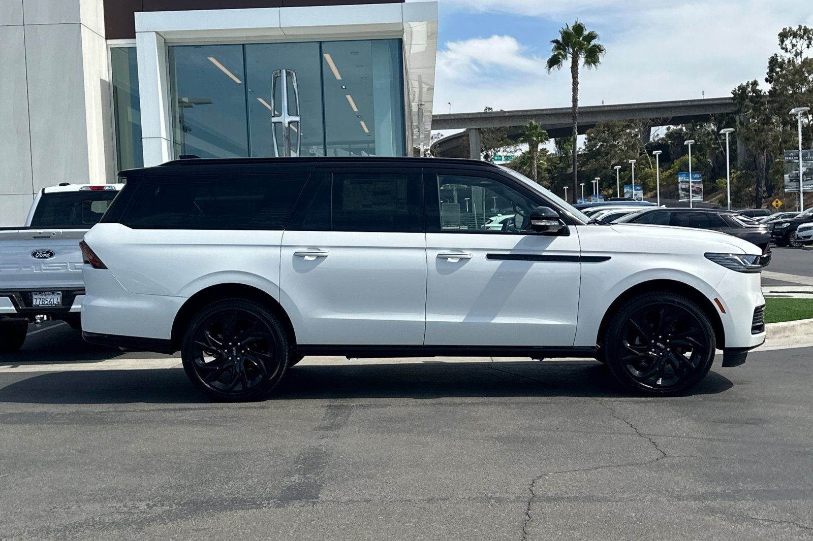 2027 Lincoln Navigator L Black Label