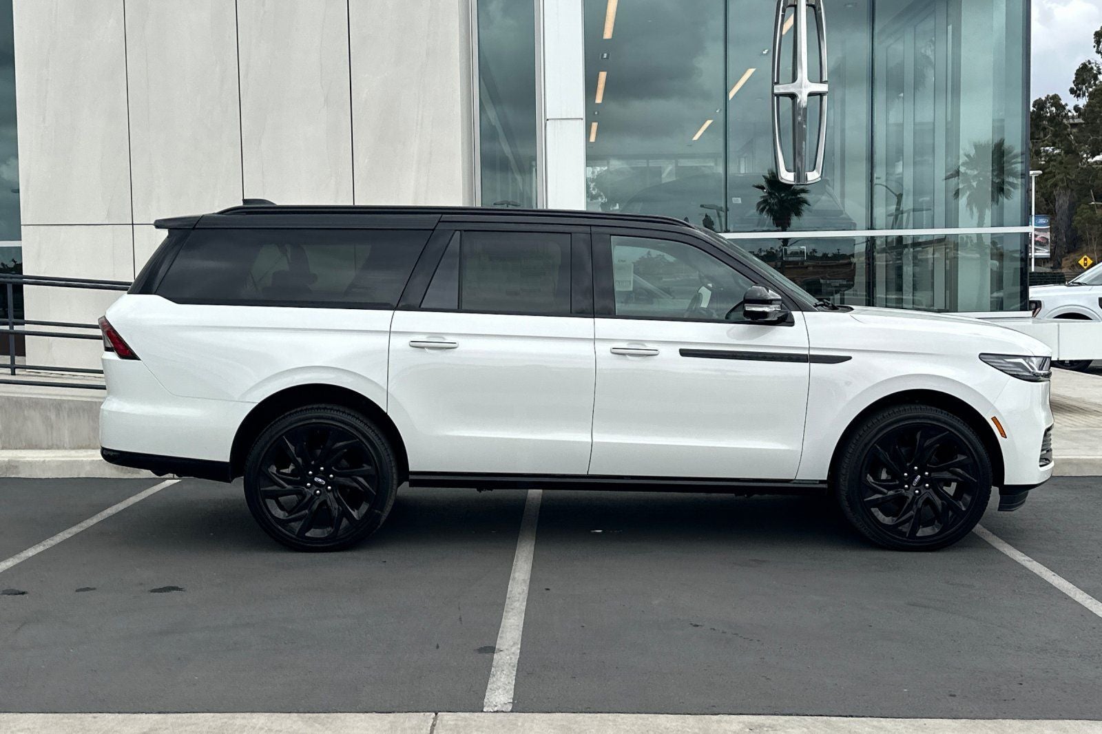 2026 Lincoln Navigator L Black Label