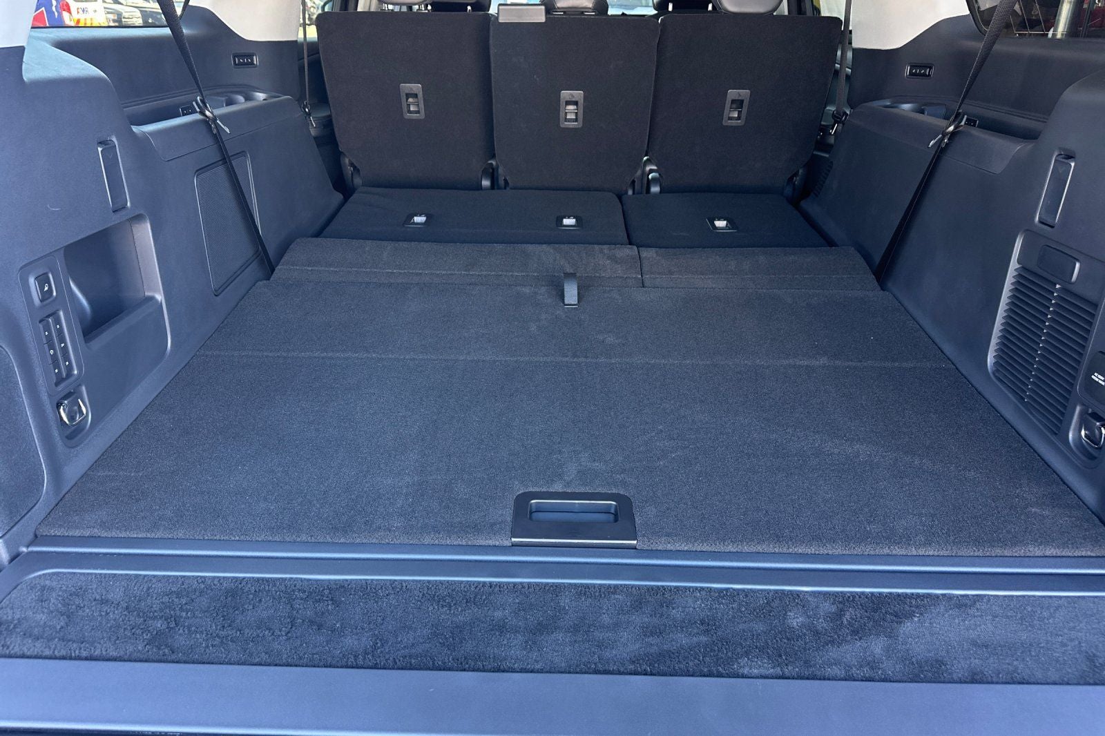2027 Lincoln Navigator L Premiere
