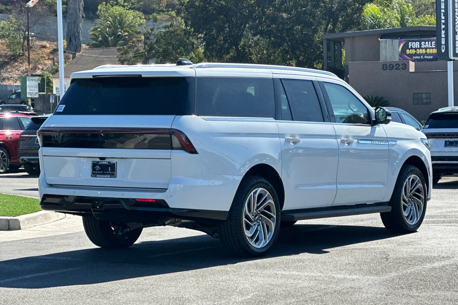2027 Lincoln Navigator L Premiere