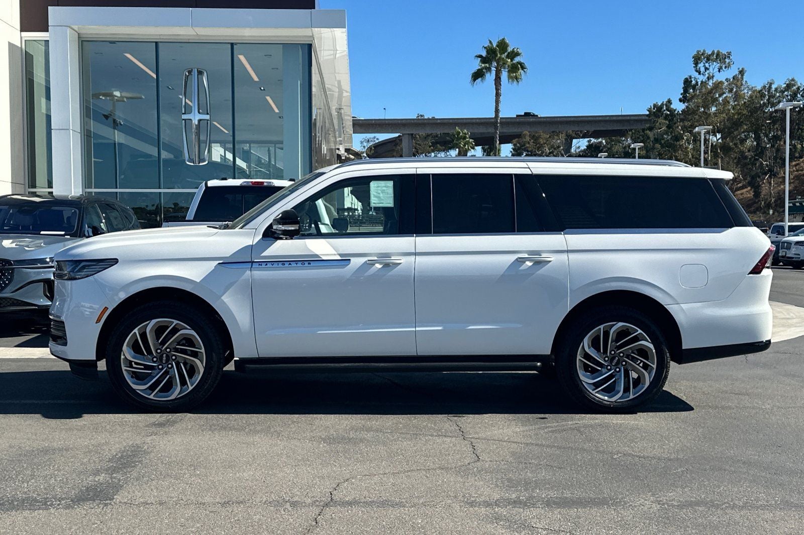 2027 Lincoln Navigator L Premiere