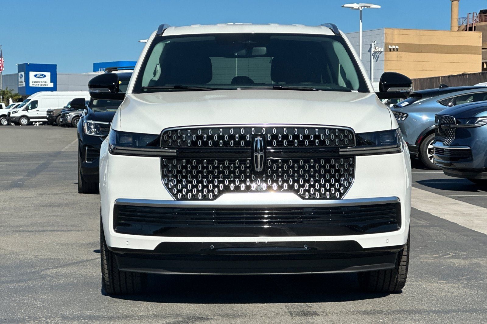 2027 Lincoln Navigator L Premiere