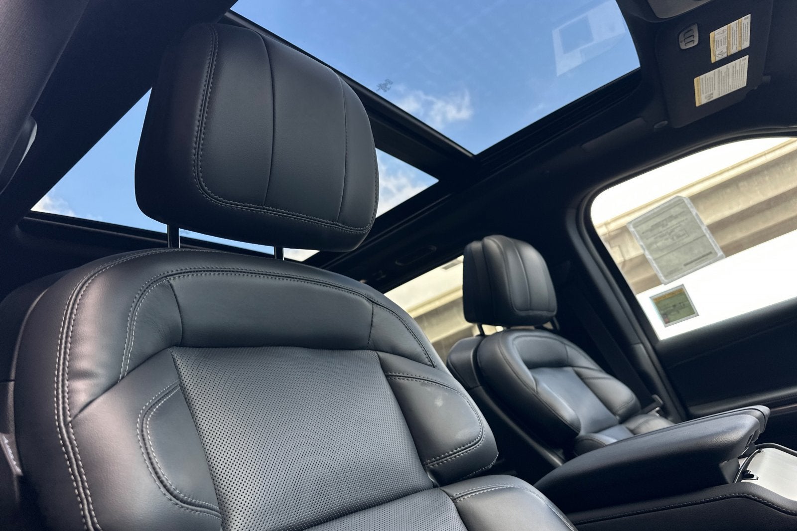 2027 Lincoln Navigator L Reserve
