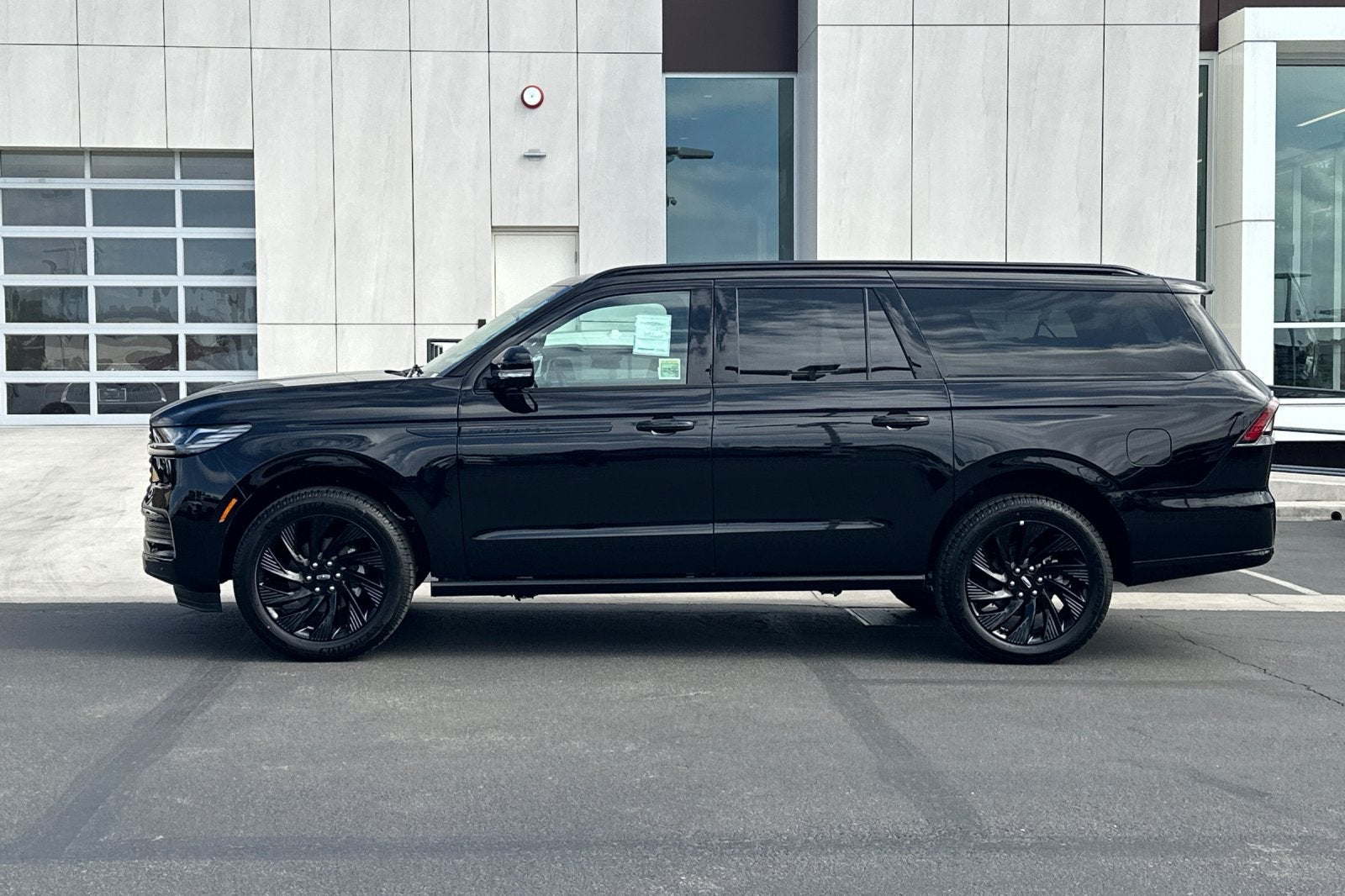 2027 Lincoln Navigator L Reserve