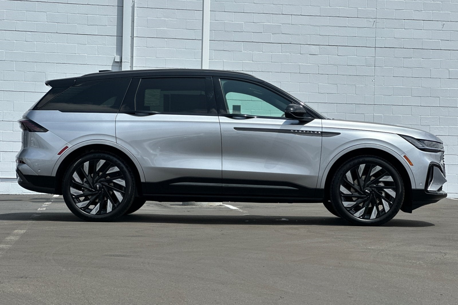 2024 Lincoln Nautilus Reserve