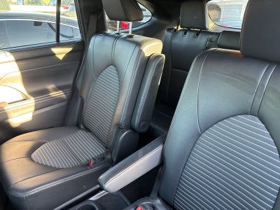 2025 Toyota Highlander Base