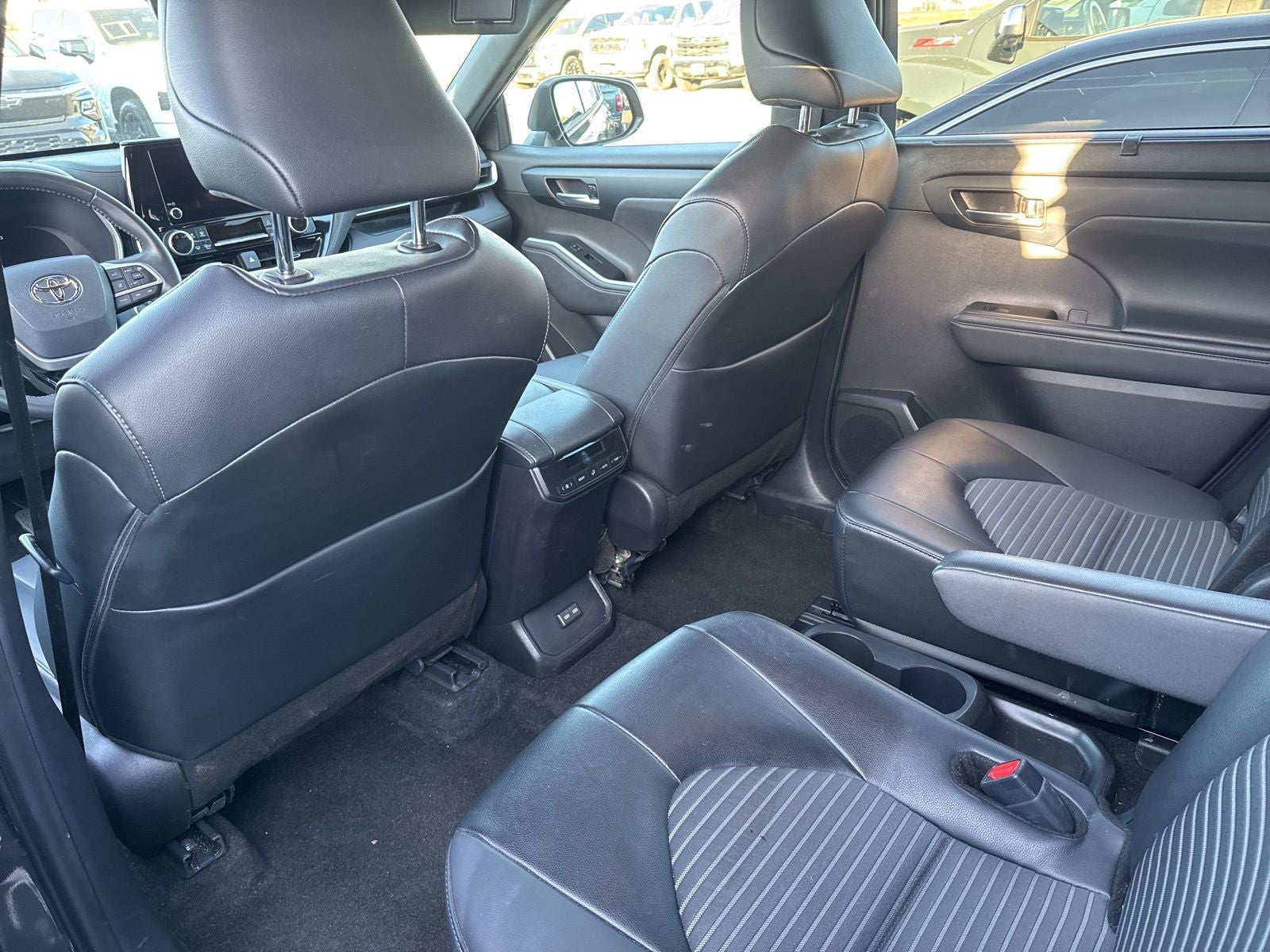 2025 Toyota Highlander Base